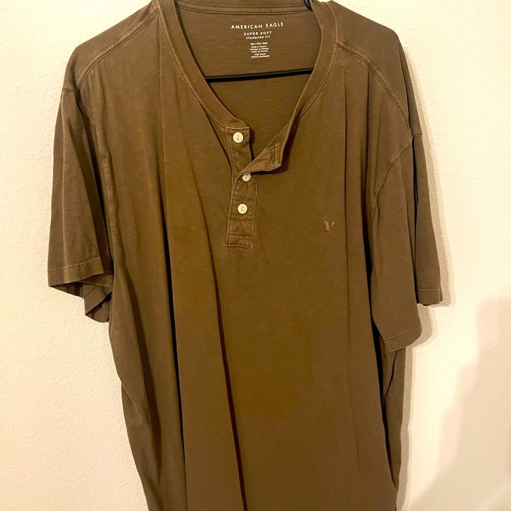 American eagle T-shirt